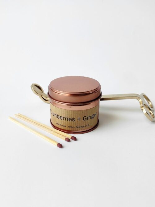 vela en lata de estilo minimalista hecha a mano