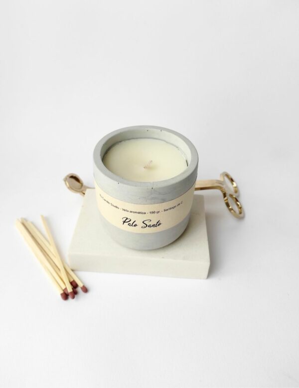 Vela Palo Santo en tarro de cemento