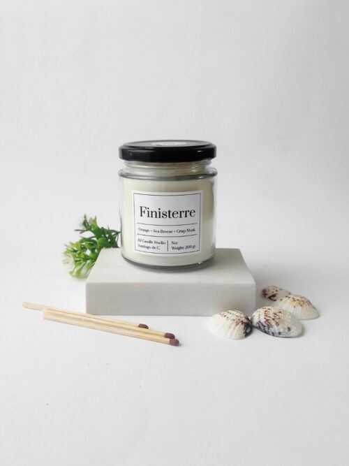 Vela aromática Finisterre de estilo minimalista y hecha a mano con cera de soja en tarro