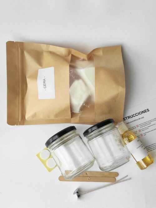 materiales del kit para hacer velas en casa.