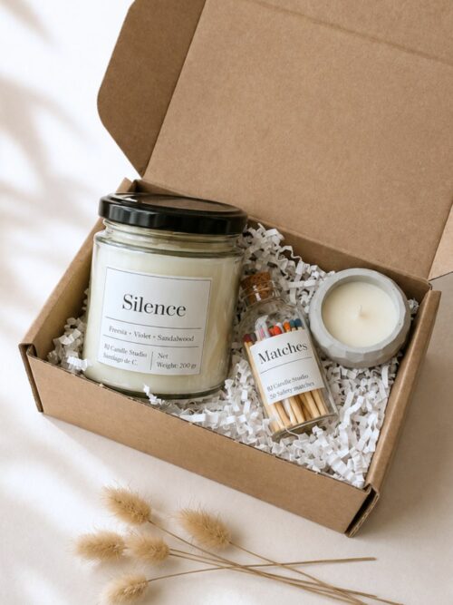 Caja Silence con vela artesanal y cerillas. BJ Candle Studio.